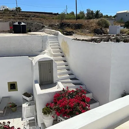 Palm Tree Hill * Oia