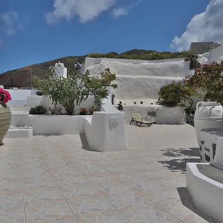 Palm Tree Hill Oia
